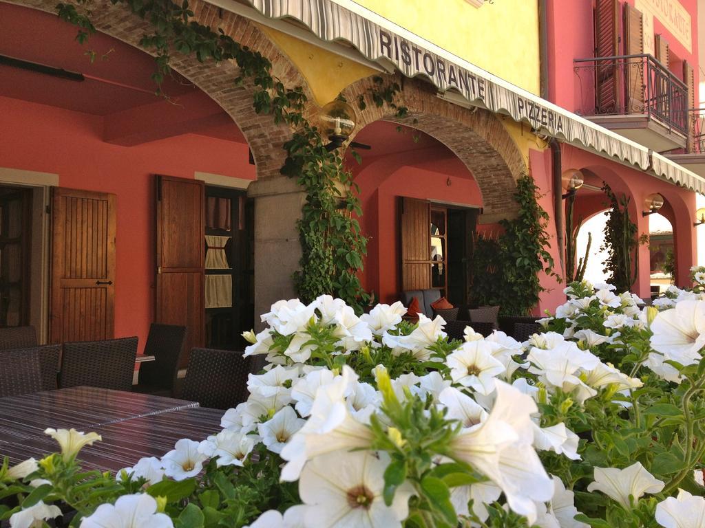 Albergo Ristorante La Rocca Firenzuola Exterior foto